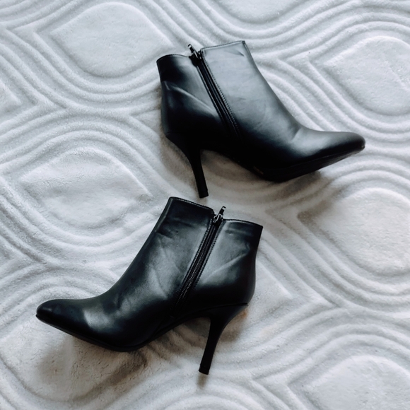 🧡CL By Laundry Size 7 Black Ankle Boots - Picture 5 of 6